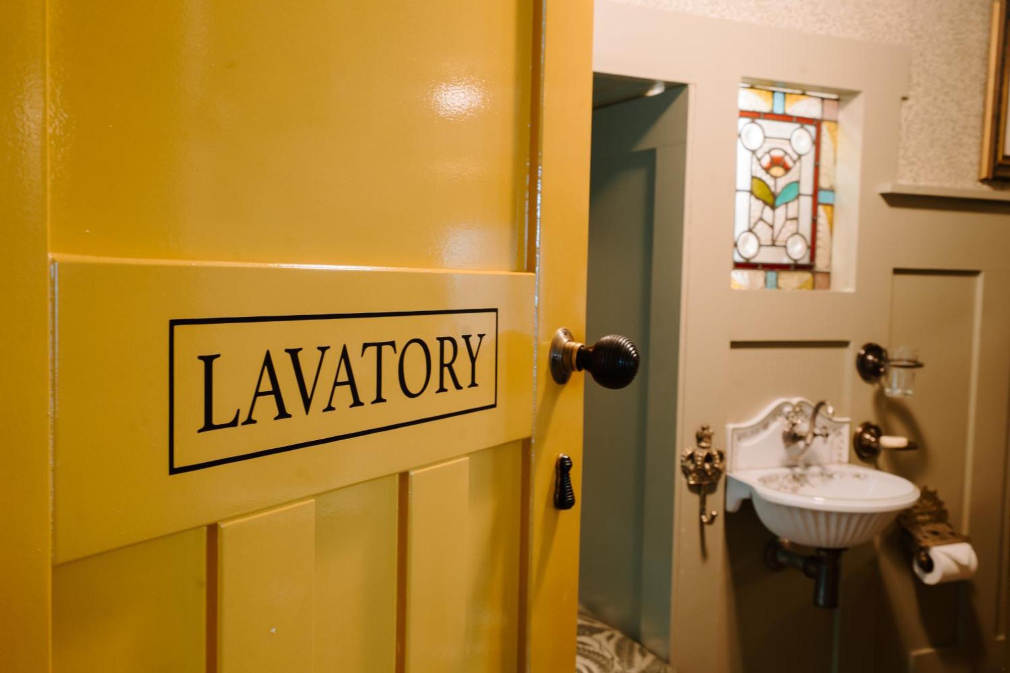 Sheddington Manor - 2 Bedroom Guest House & Cinema Belfast Luaran gambar